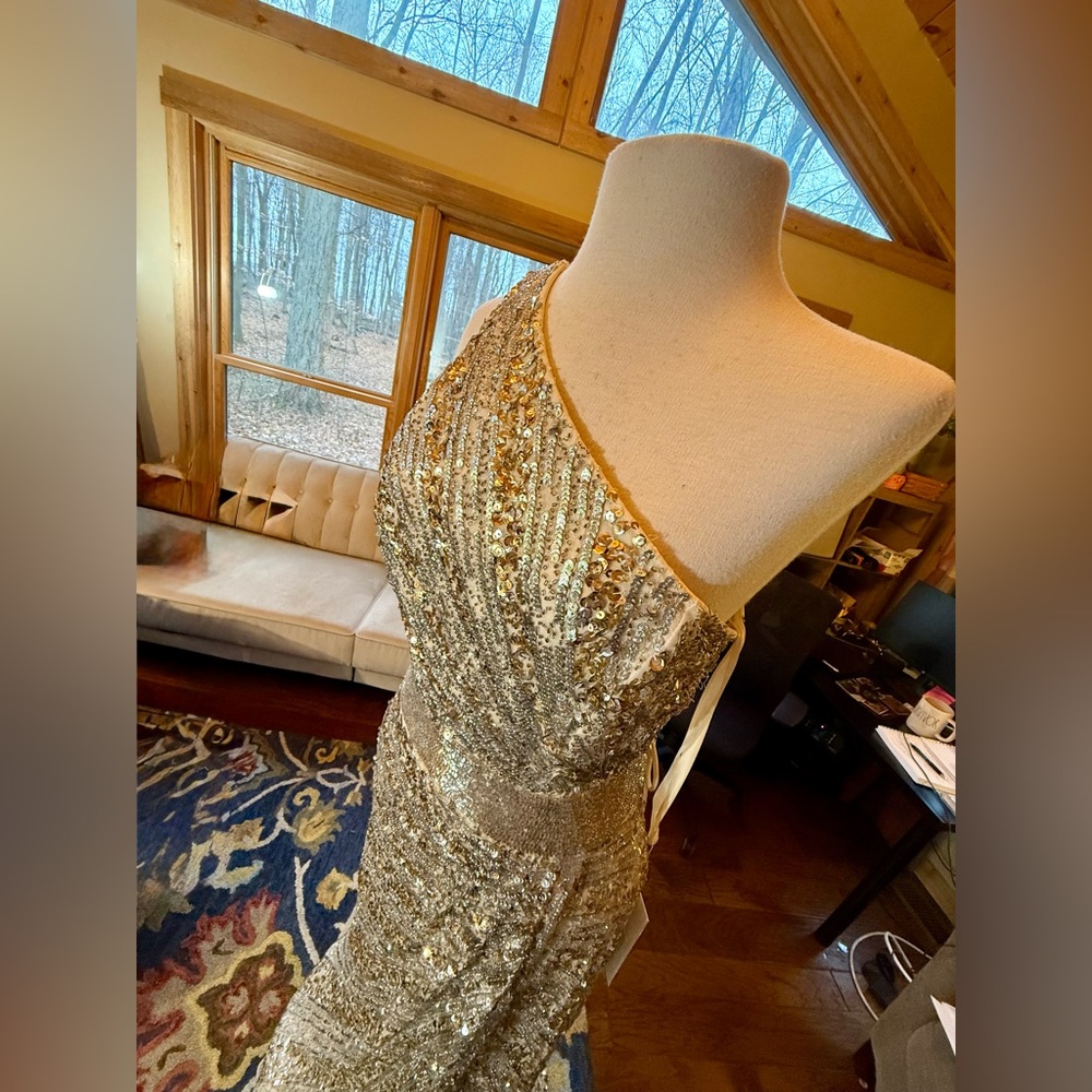 Mac Duggal Gold Sequin One-Shoulder Maxi Dress 8 - Picture 3 of 14